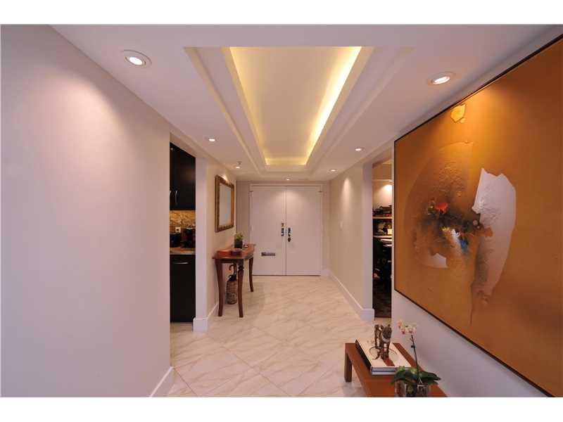 8877 Collins Ave #309