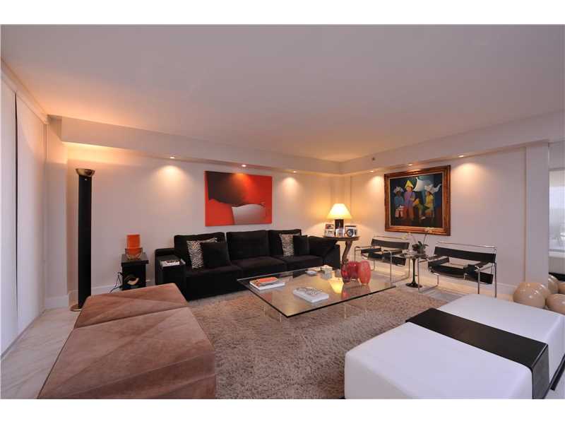 8877 Collins Ave #309