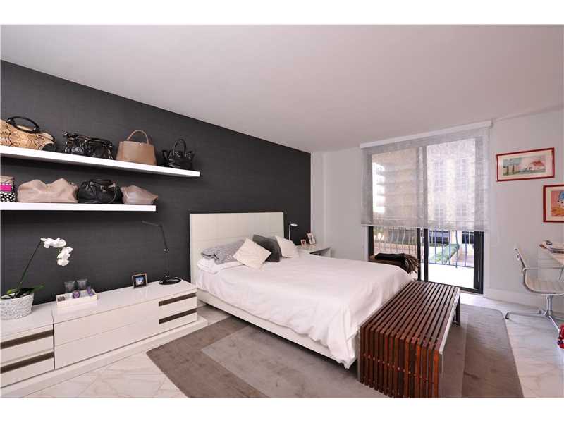 8877 Collins Ave #309