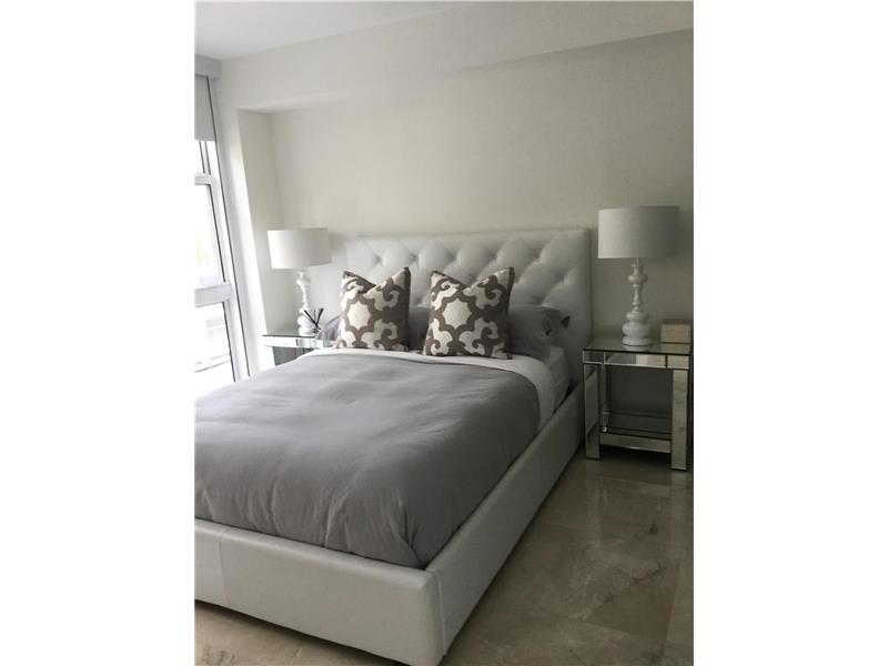 10275 Collins Ave #232