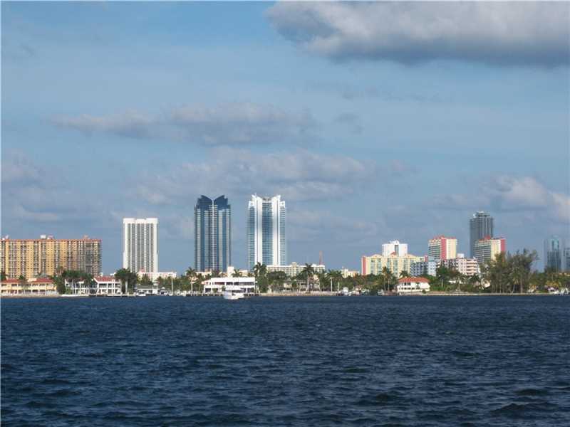 For Sale: 17301 Biscayne Blvd #1704 North Miami Beach, FL 33160