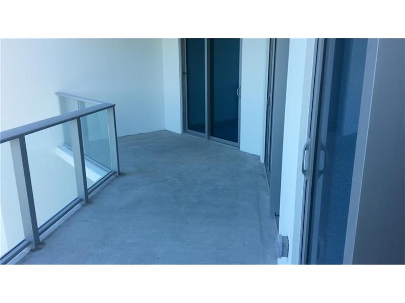 For Sale: 17301 Biscayne Blvd #1704 North Miami Beach, FL 33160