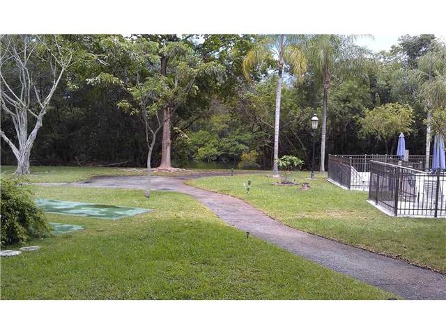 17890 W Dixie Hwy #104