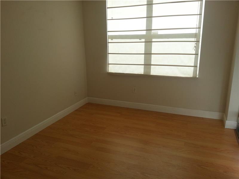 17890 W Dixie Hwy #104