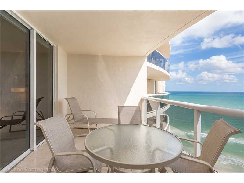 18911 Collins Ave #2304