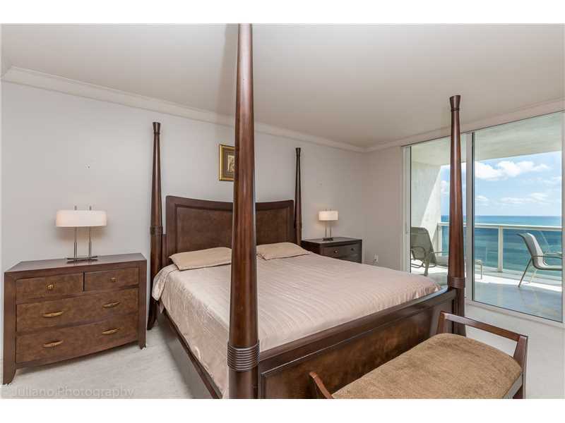 18911 Collins Ave #2304
