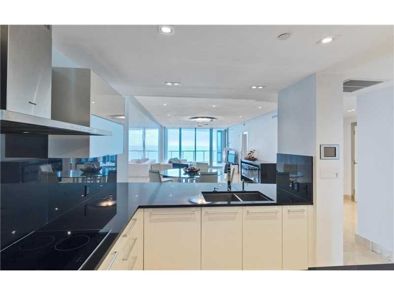 17121 Collins Ave #1404