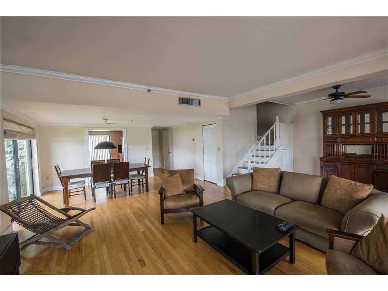 439 Poinciana Dr