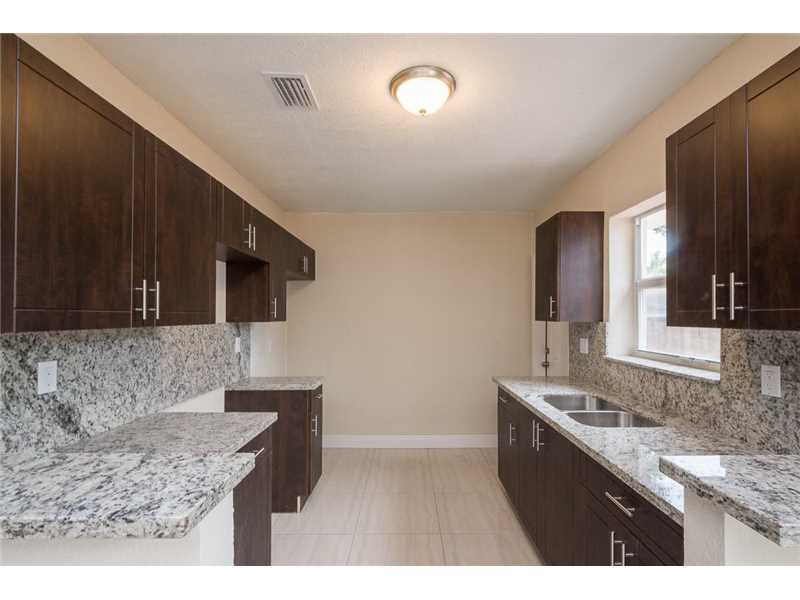 380 NE 162nd St