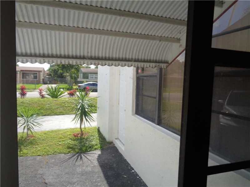 1085 NW 185th Ter