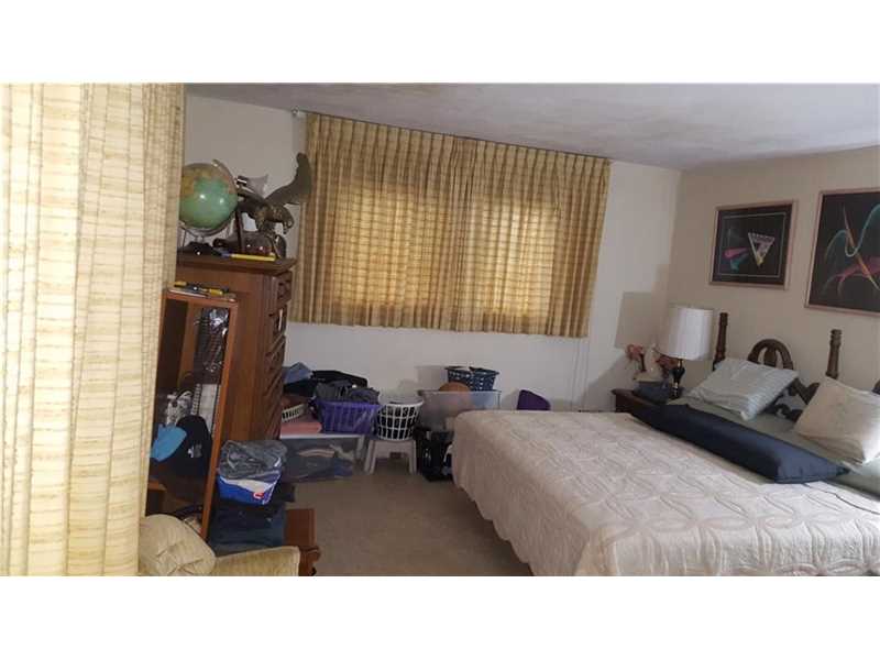 1365 NW 203rd St Miami, FL 33169