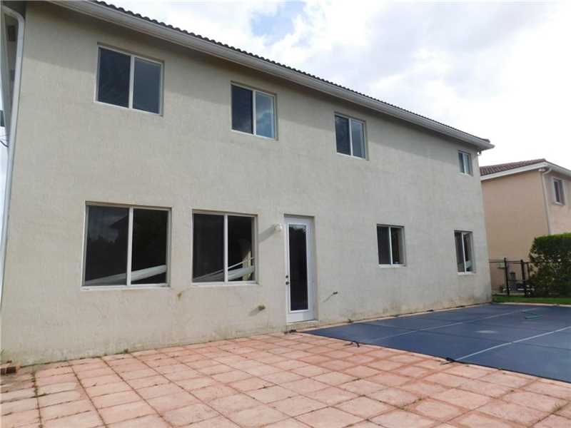 1241 NW 206th Ter Miami, FL 33169