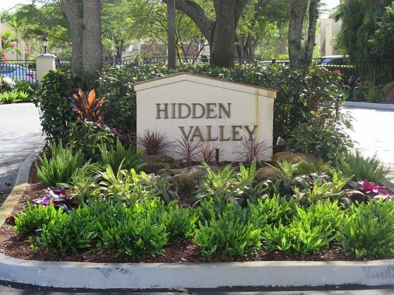 For Sale: 9011 SW 62nd Ter Apt 5 E #5-E Miami, FL 33173