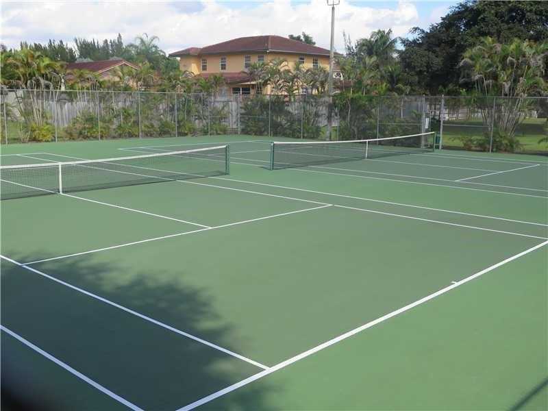 For Sale: 9011 SW 62nd Ter Apt 5 E #5-E Miami, FL 33173