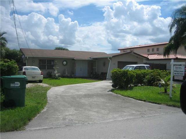 1305 SW 90th Ave