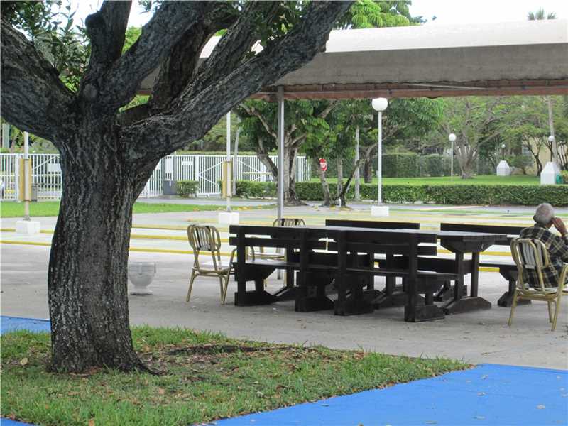 For Sale: 950 NE 199th St #APT 205 Miami, FL 33179