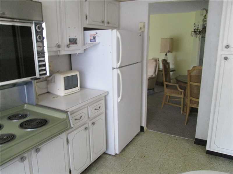 For Sale: 950 NE 199th St #APT 205 Miami, FL 33179
