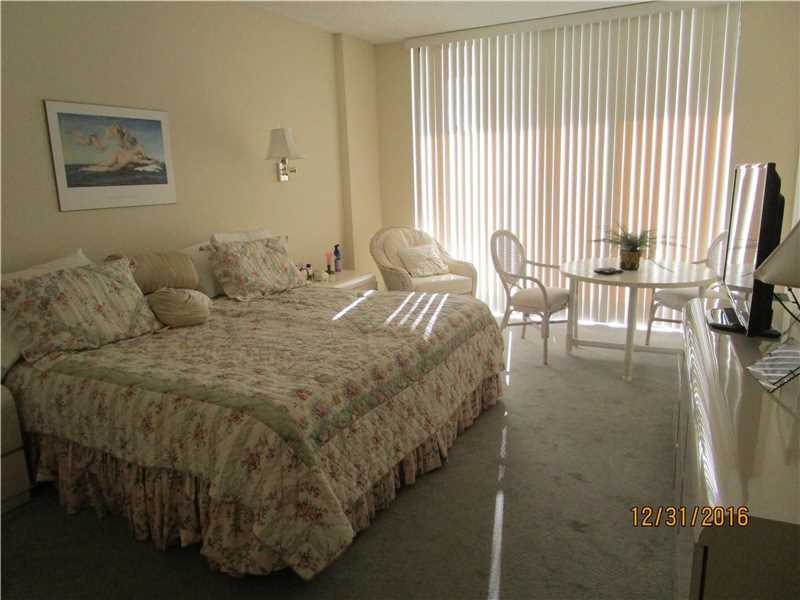 20281 E Country #403