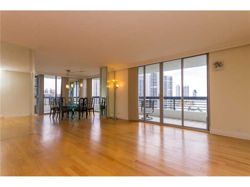 3500 Mystic Pointe Dr #1606