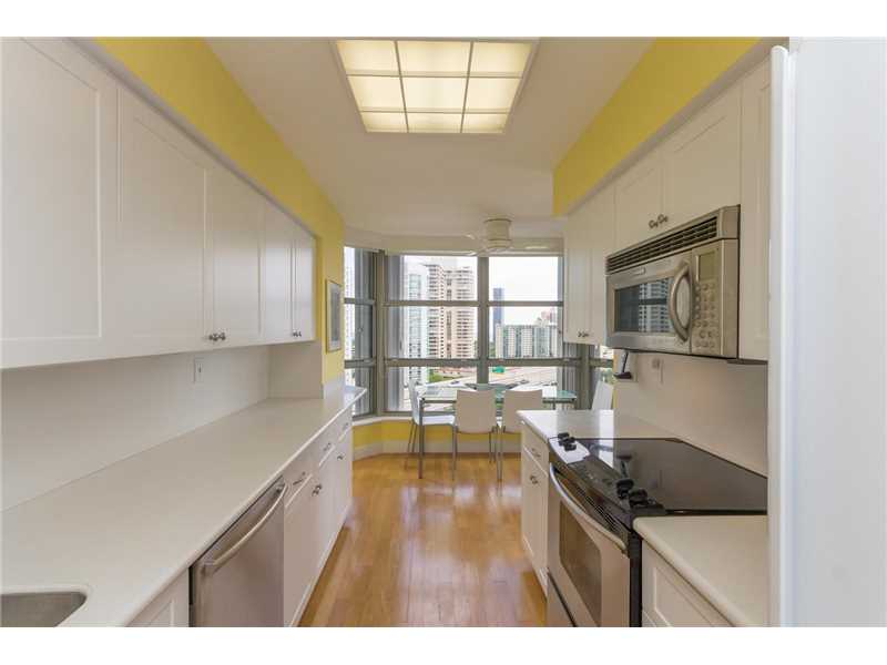 3500 Mystic Pointe Dr #1606