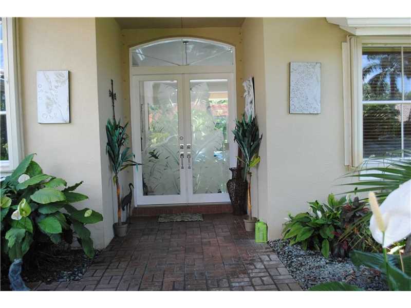 For Sale: 11898 SW 72nd Ter Miami, FL 33183