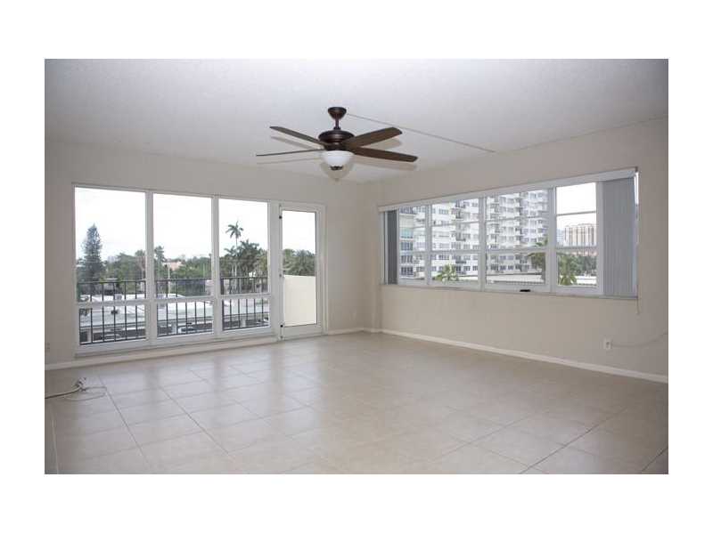 340 Sunset Dr #410