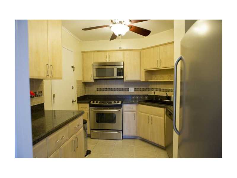 340 Sunset Dr #410