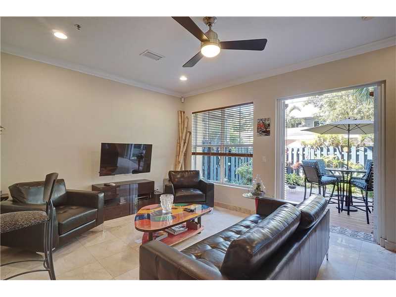 605 NE 11th Ave #-