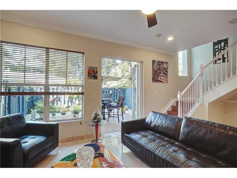 605 NE 11th Ave #-