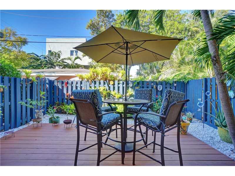 605 NE 11th Ave #-