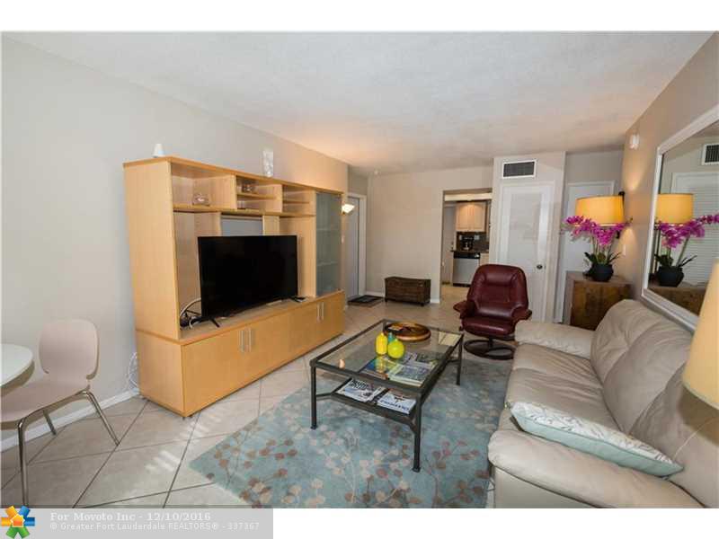 2829 NE 30 St #205