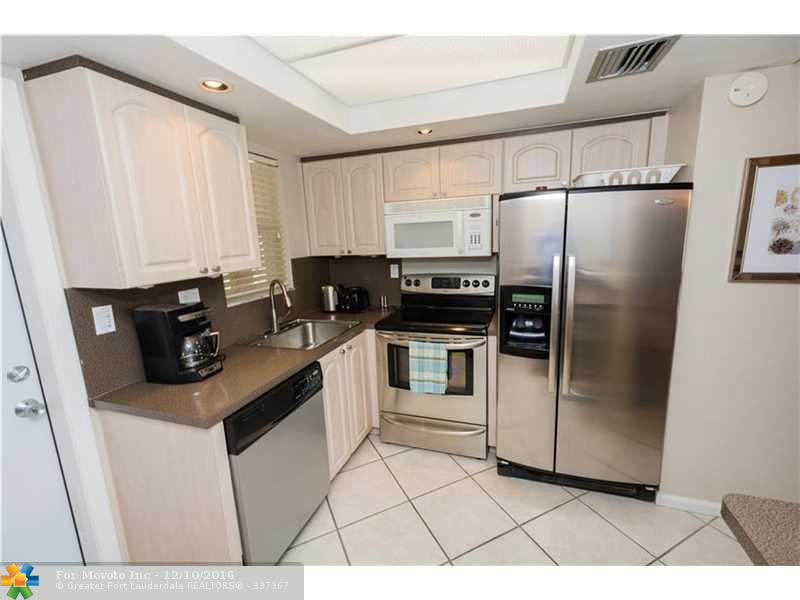 2829 NE 30 St #205