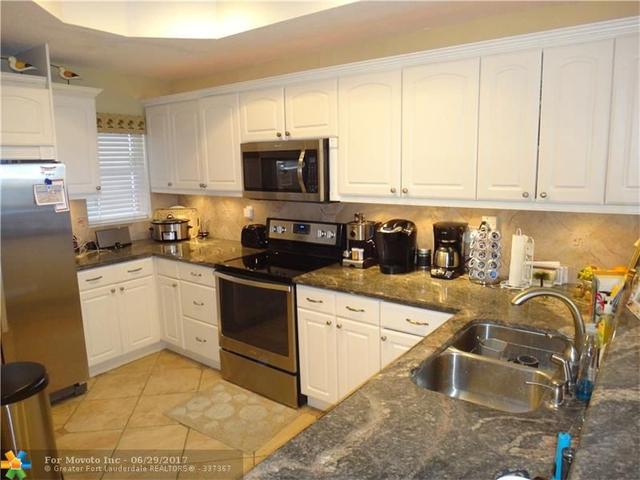 2841 NE 33rd Ct #106