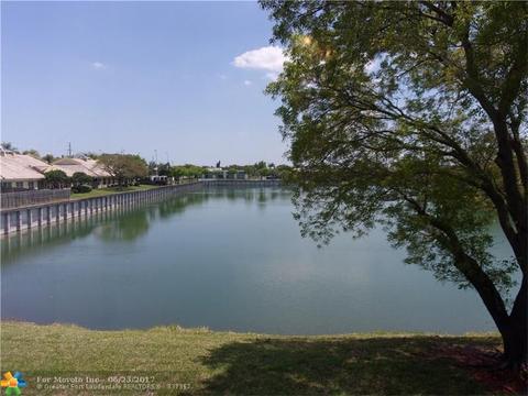 205 Lake Pointe Dr #101