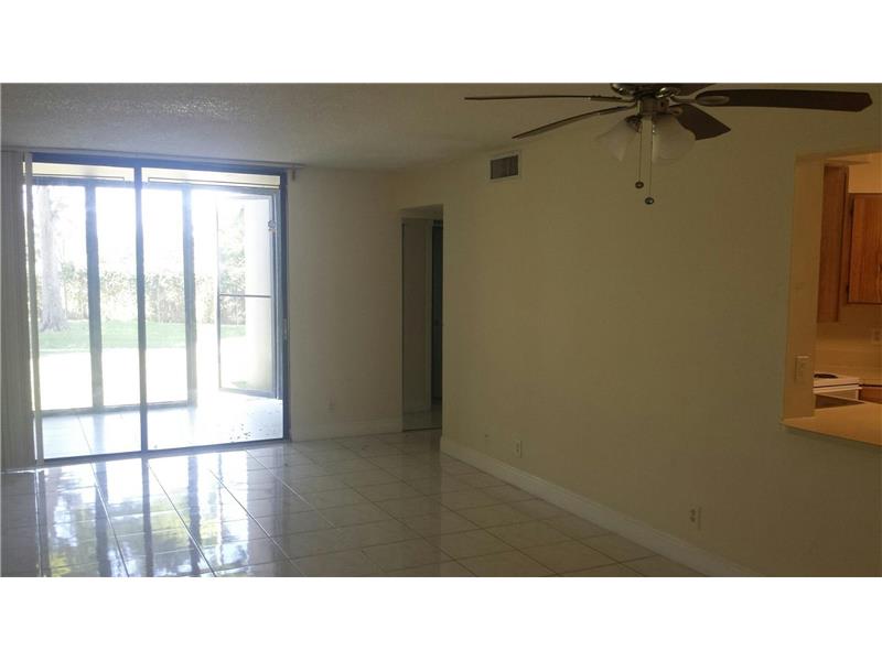 211 Lake Pointe Dr #106