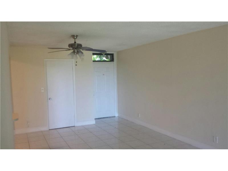 211 Lake Pointe Dr #106