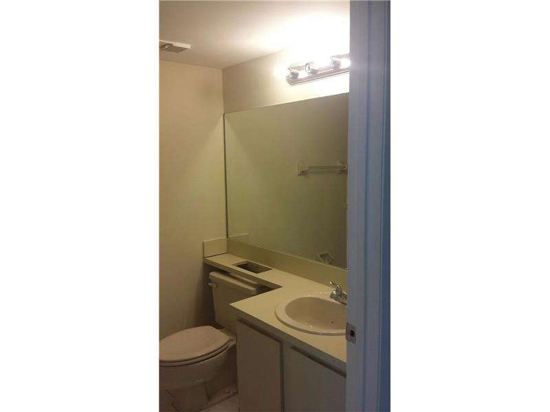 211 Lake Pointe Dr #106