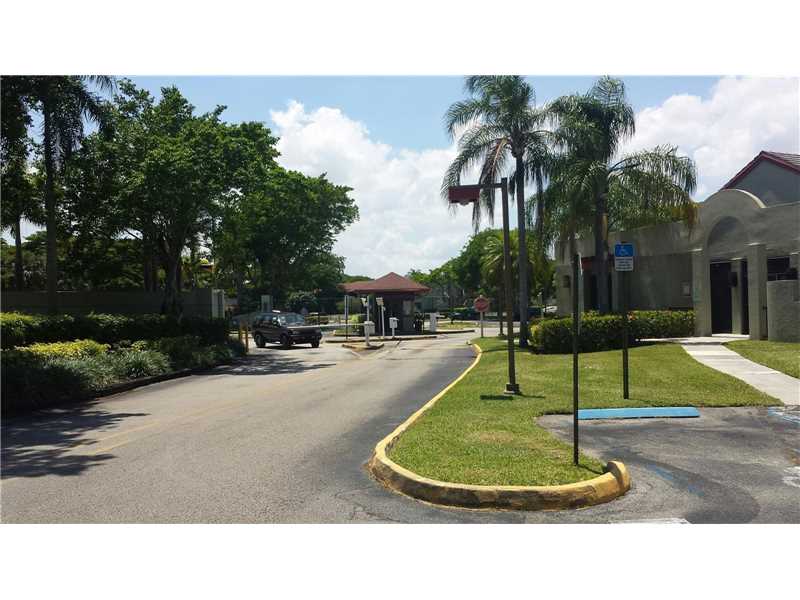 211 Lake Pointe Dr #106