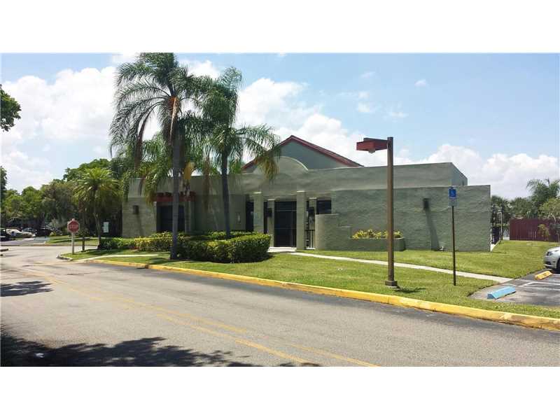 211 Lake Pointe Dr #106