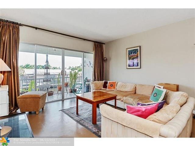 1101 River Reach Dr #208