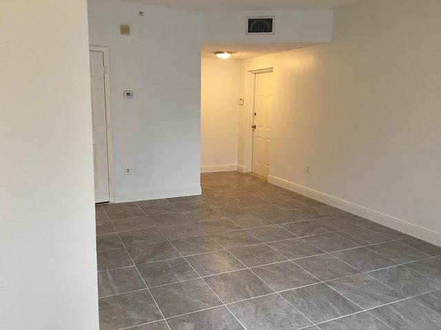 1900 SW 75th Ave