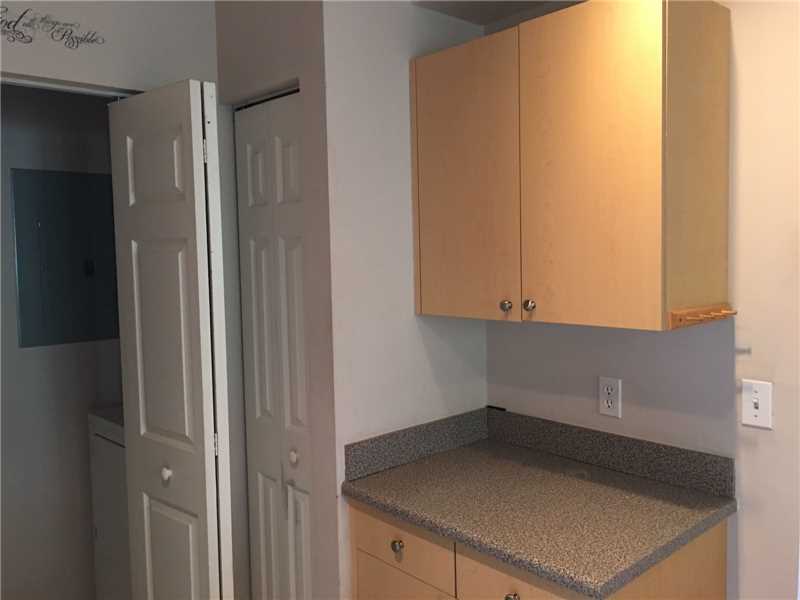 8030 N Nob Hill Rd #7-201