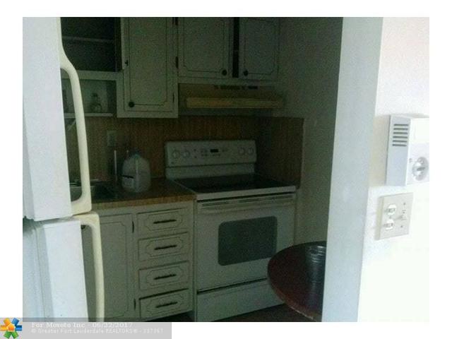 9021 Sunrise Lakes Blvd #218