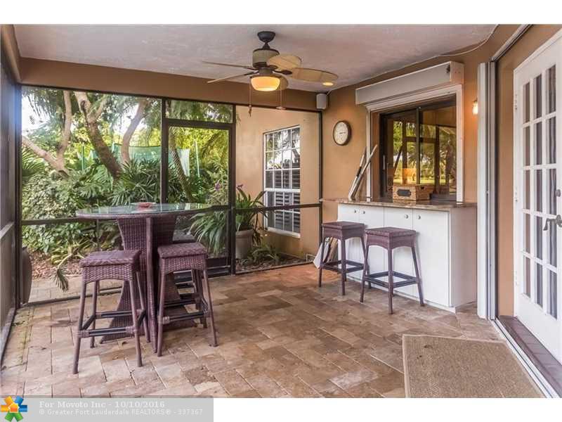 910 SW 93rd Ave