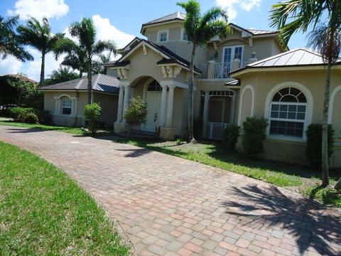3200 W Stonebrook Cir