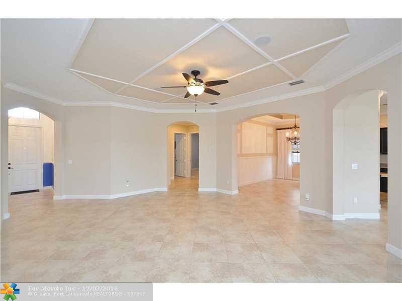 8723 NW 39th St