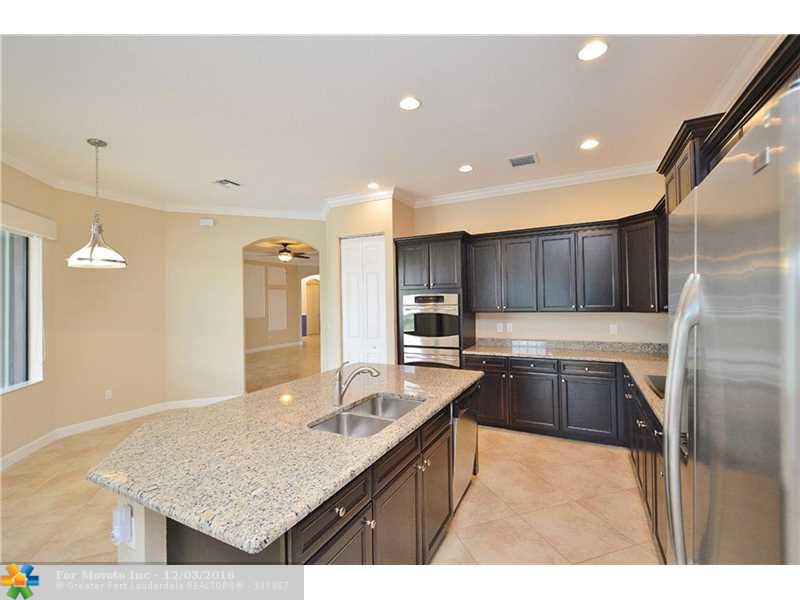 8723 NW 39th St
