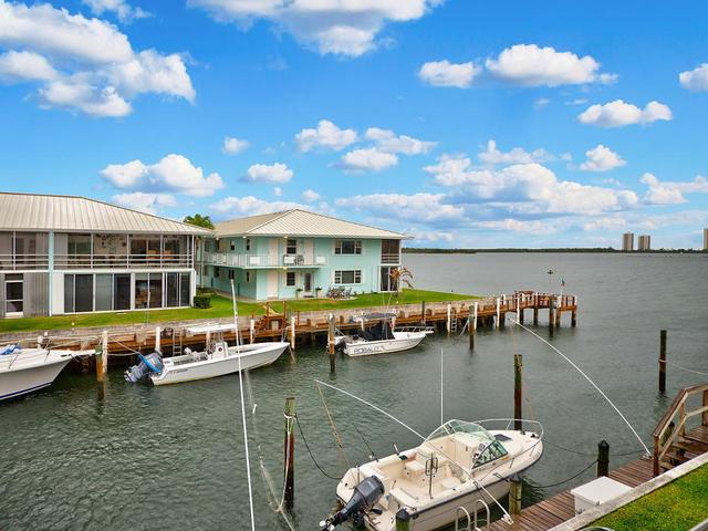 1010 Lake Shore Dr #202