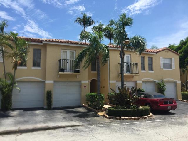 1010 Lake Shore Dr #202