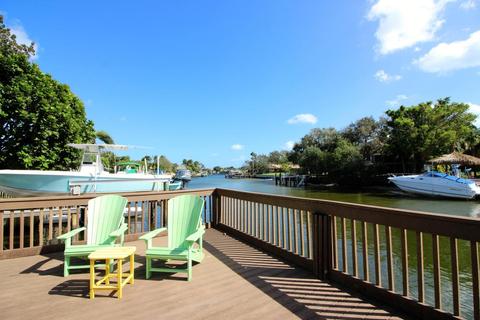 28 Yacht Club Dr #105